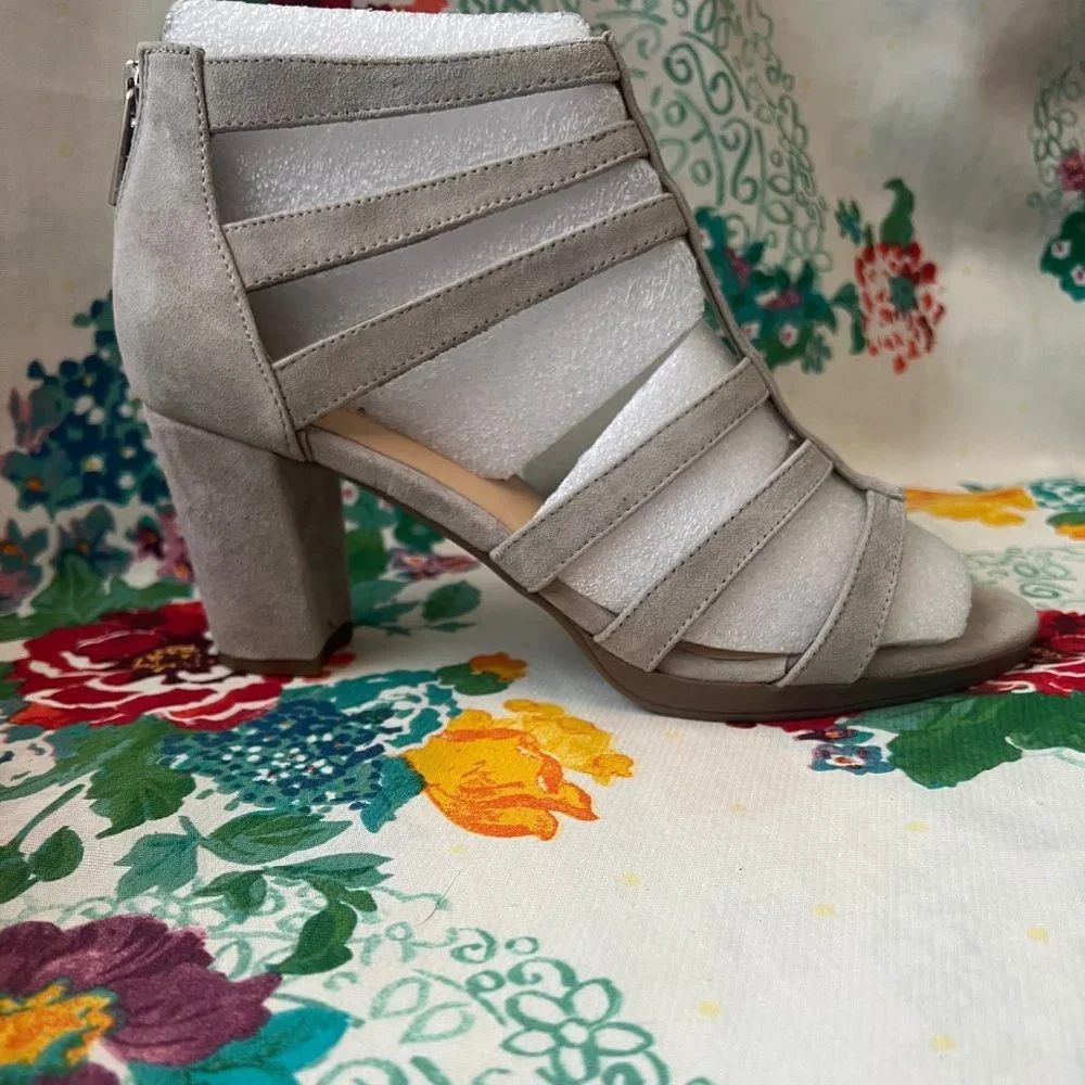 Bella Vita Heeled Strappy Sandals 8 1/2 NWOT - Picture 1 of 10